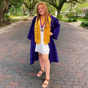 Meet your Posher, Alyssa